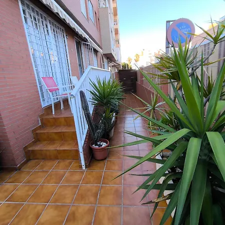 Coqueto Con Terraza Junto Al Mar דירה *