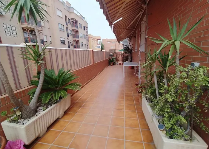 Coqueto Con Terraza Junto Al Mar אלמריה