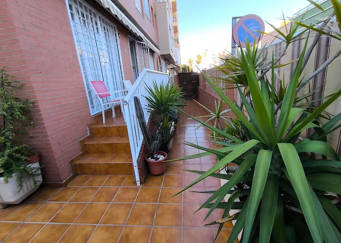 Coqueto Con Terraza Junto Al Mar דירה *